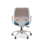 217B1_058CZBRNH_op_YOU_cadeira_giratoria_relax_braco_pp_assento_tec_azul_turquesa_tela_cinza_estr_branco_rodizio_nh_50mm_03--1-