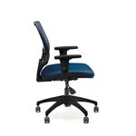 213B1_057AZPRNH_op_YOU_cadeira_giratoria_placa_med_braco_pp_tec_azul_rei_tela_azul_estr_preto_rodizio_nh_50mm_04.jpg